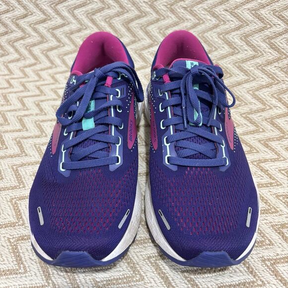 Brooks Women’s Adrenaline GTS 22 Running Shoes - Picture 2 of 10